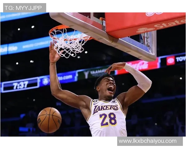 8号爵士与灰熊激战正酣球迷期待精彩对决与逆转时刻